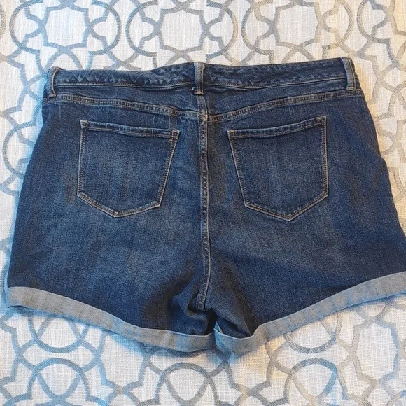Women's Old Navy High Rise Stretch Distressed Jean Shorts - Picture 4 of 4